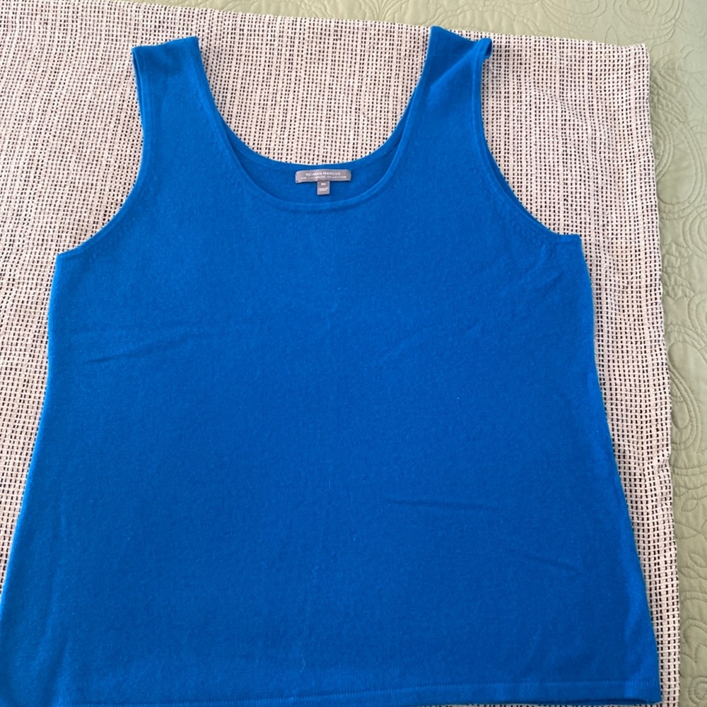 New Neiman Marcus size 3X %100 cashmere very soft blue top.